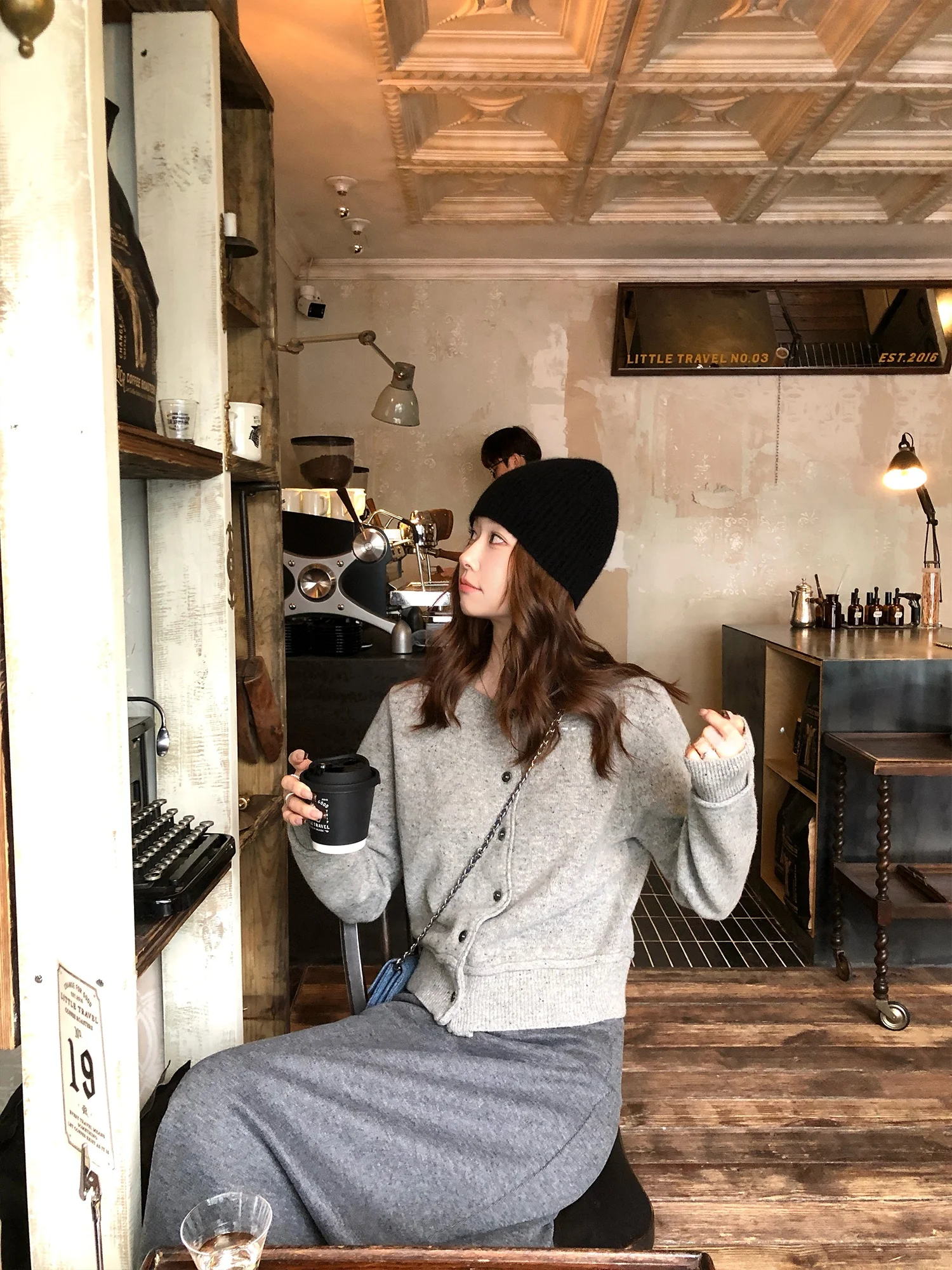 

KOYEE Ultrine Full Wool Sweater Heng Ding Wed Loose Soft Knitted Women's Cardigan Long Sve round Ne ort Sle