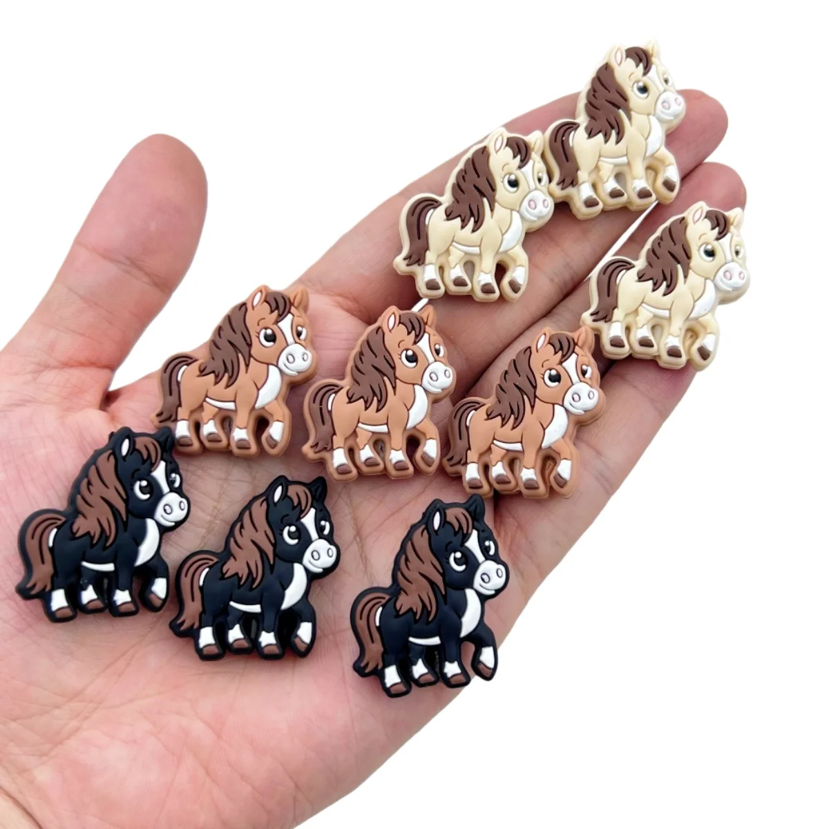 

Custom English Russian Silicone Letter Name Baby Horse Silicone Beads Pendant Pacifier Clips Chains Teether Baby Kawaii Gifts