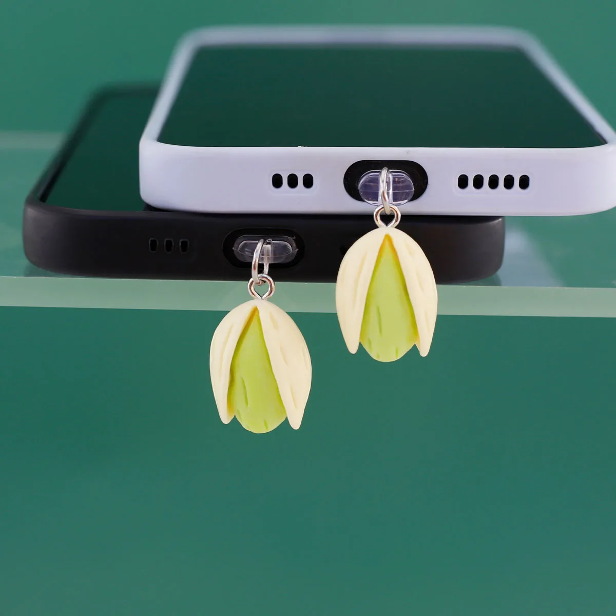 

Mobile phone dust plug Resin simulated pistachio hanging pendant phone accessories decoration for iPhone type-c gift Lanyard