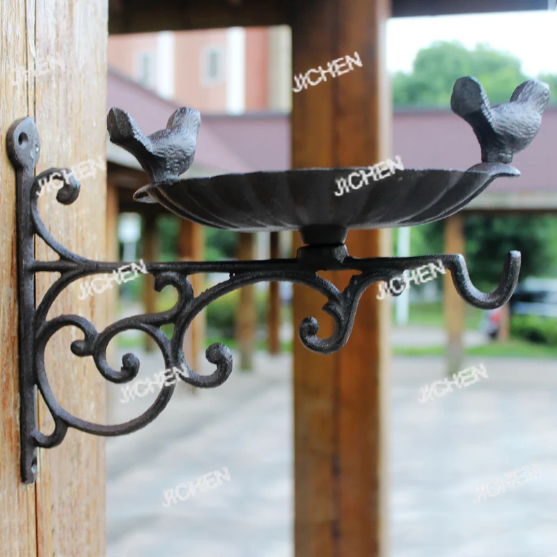 

Настенная кормушка для птиц в европейском винтажном стиле, чугунная, с ретро-дизайном, с крючком, для купания птиц