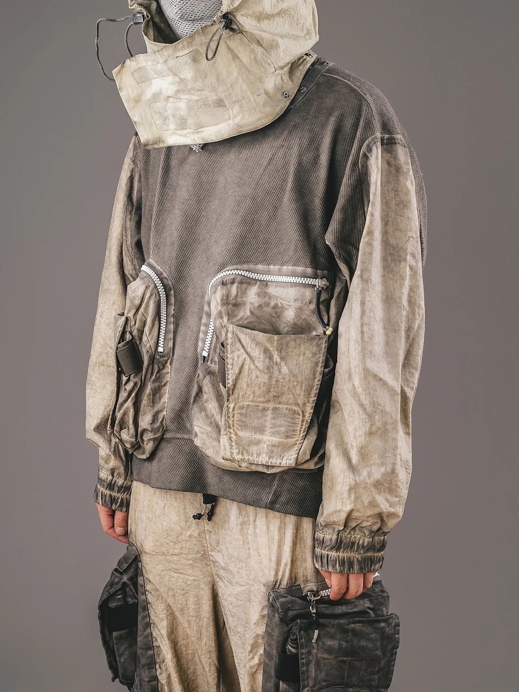 Techwear WasteLand Wind Overlapping Design Heavy Industry Old Washing Process Three-Dimensional Large Pocket Pullover  Sweater