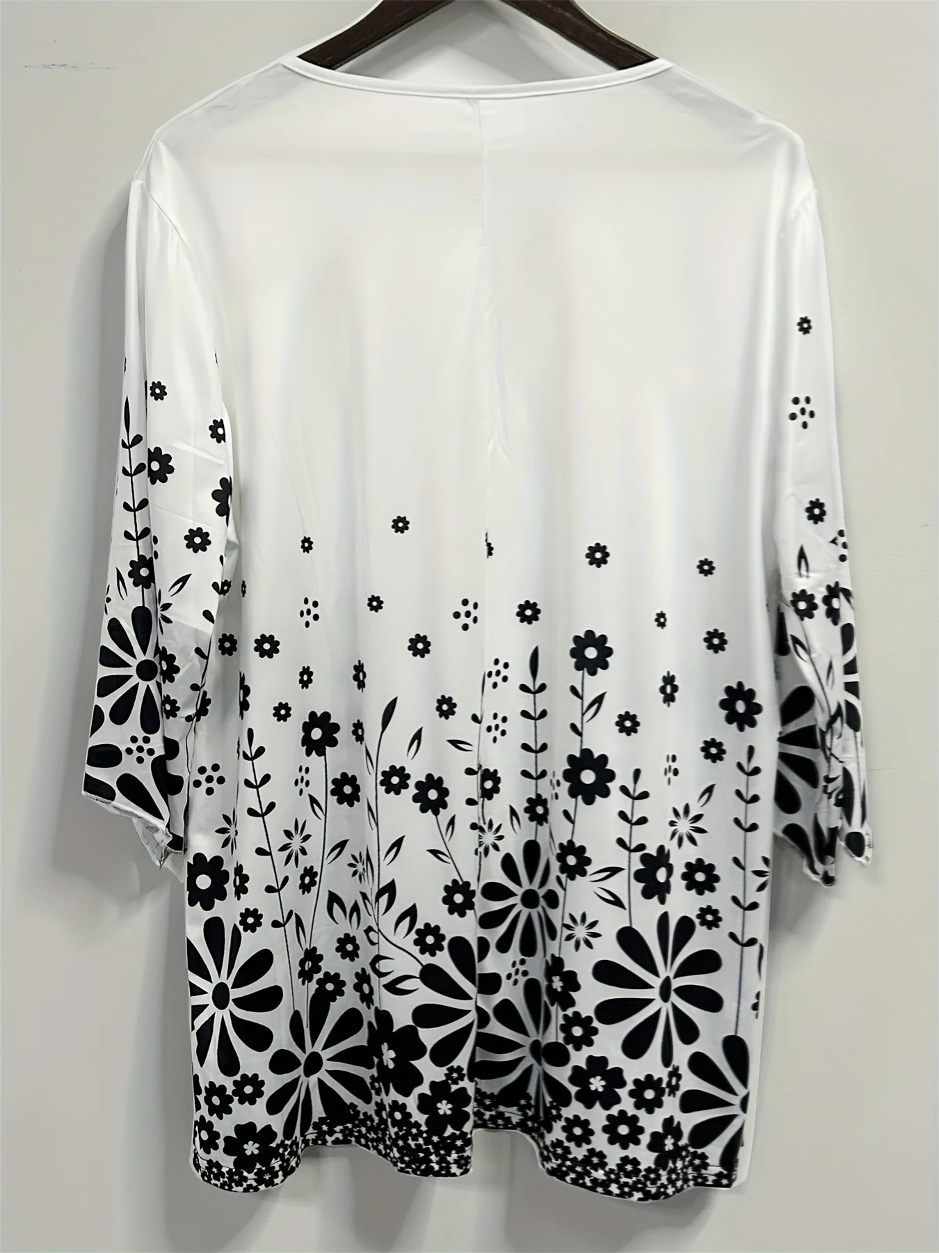 Women's Plus Size Clothing 3/4 Sleeve V-neck Floral Printed TopNyfairy