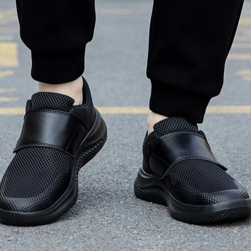 

Leisure Sports Shoes Flyweave Mesh Upper Breathable New Style Comfortable Lightweight One-piece Breathable Running Shoes