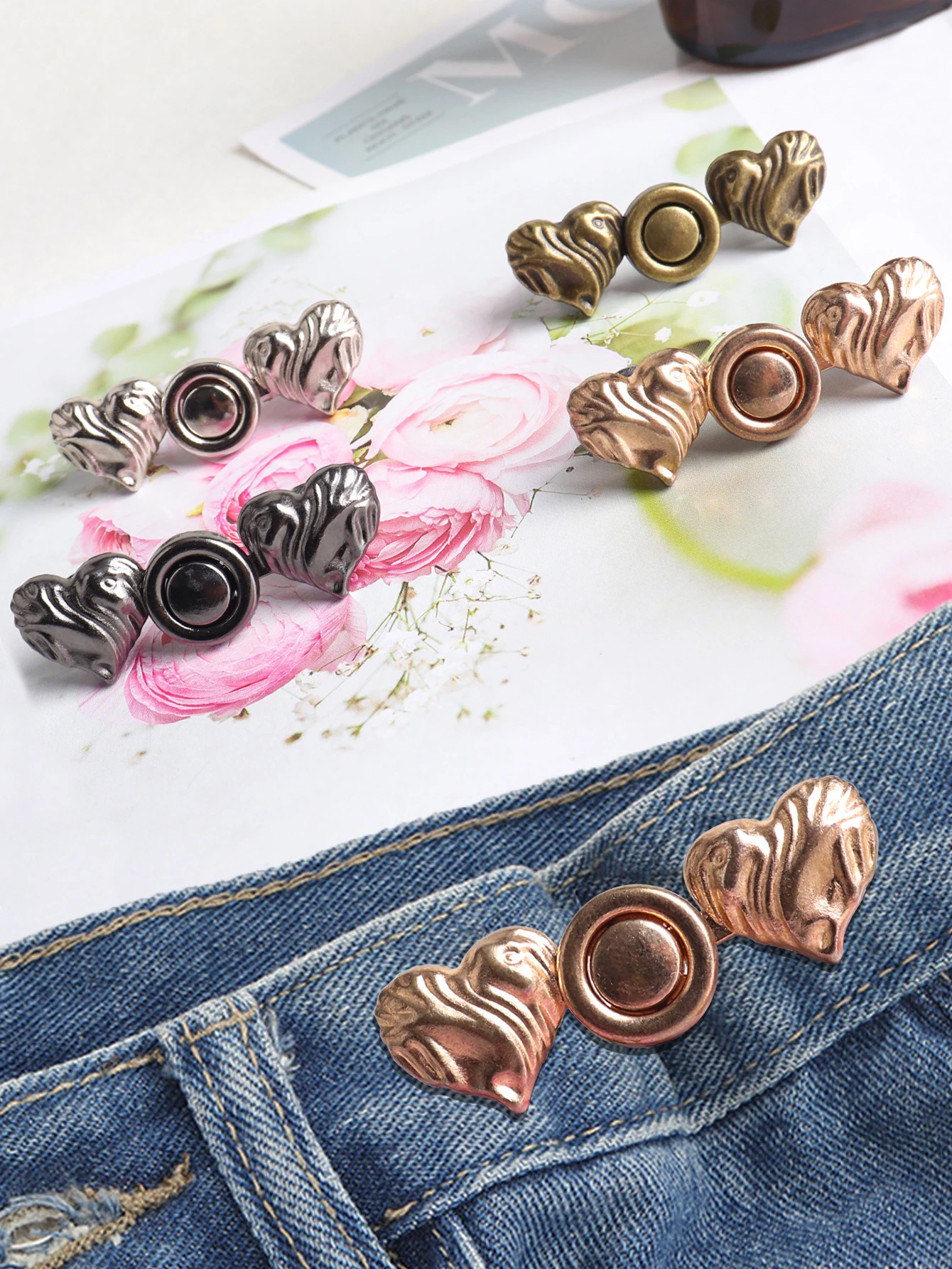 

Metal heart-shaped waist button, detachable, nail free, seam free, waist button, waist circumference reduced and tightened