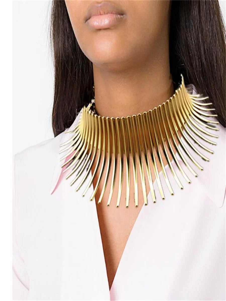 Exaggerated metal collar choker blossom necklace