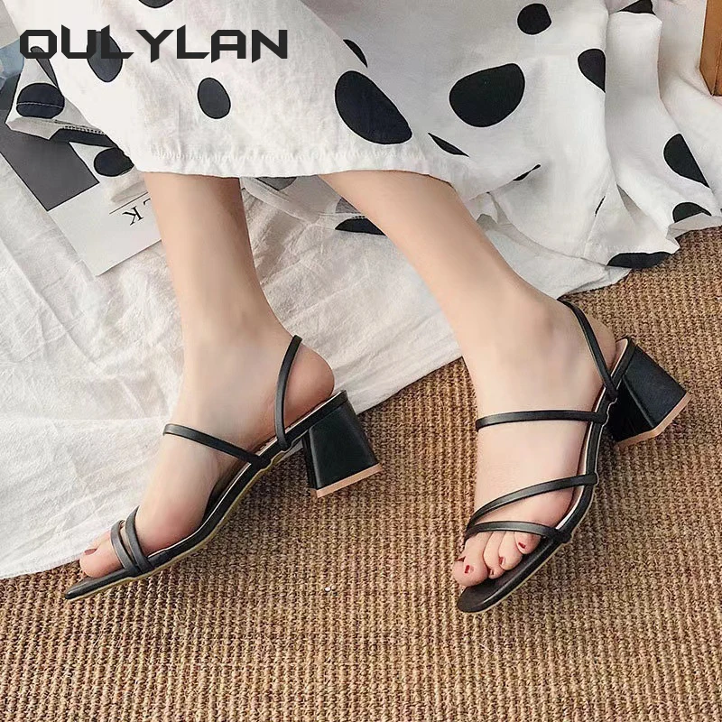 Hot Selling Items Woman Sandals  Ladies  Elegant Summer Slippers Outside Cross Tied Leather Female Slides Women  Sandals Fashion