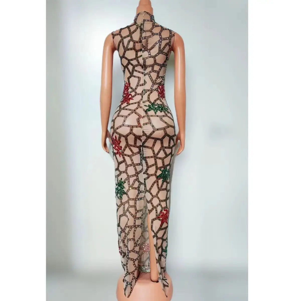 Klub nocny DJ Bar Piosenkarka Seksowny nadruk Pełna perspektywa diamentowa Spódnica wyszczuplająca Występ na scenie Pokaz tematyczny zespołu tanecznego