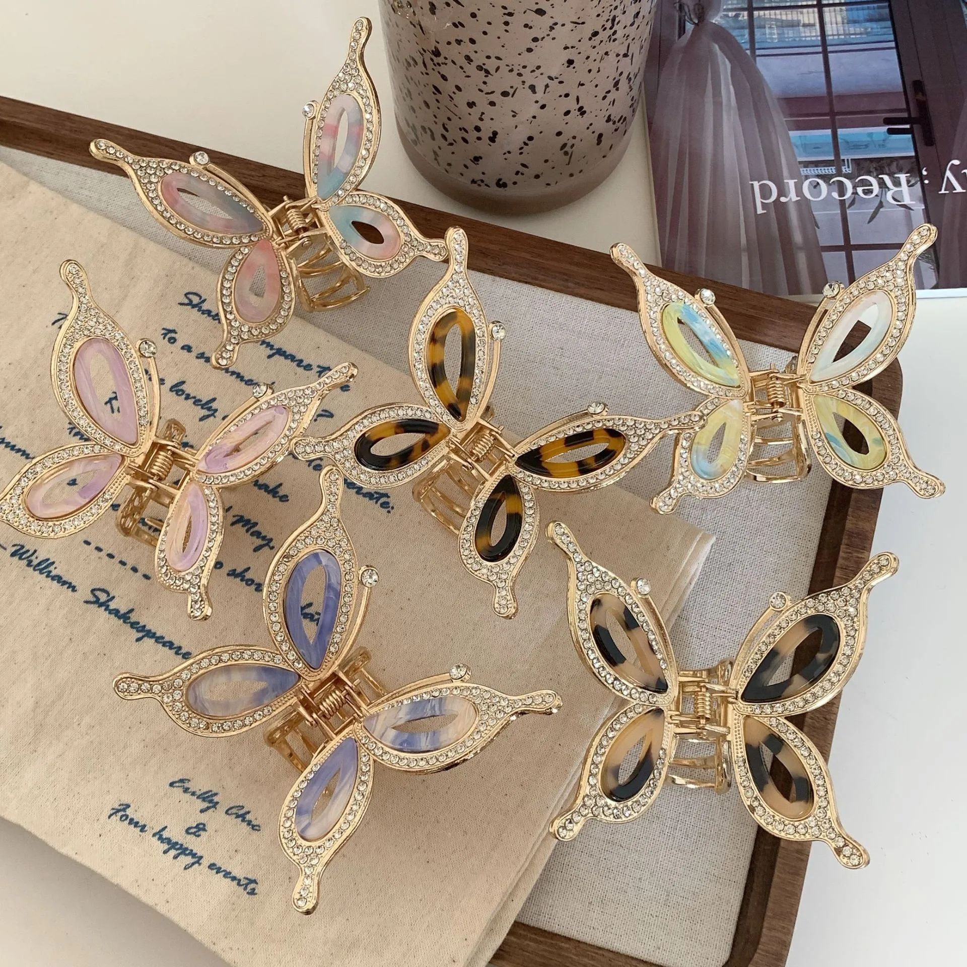 

New Butterfly World Alloy Hair Claw Rhinestone Temperament Design Hair Clip Korean Claw Clips Hair Accessories for Women Girls