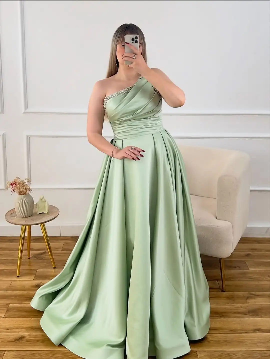 Novo design de um ombro com miçangas cristal cetim plissado uma linha babados até o chão vestido de festa formal de noite