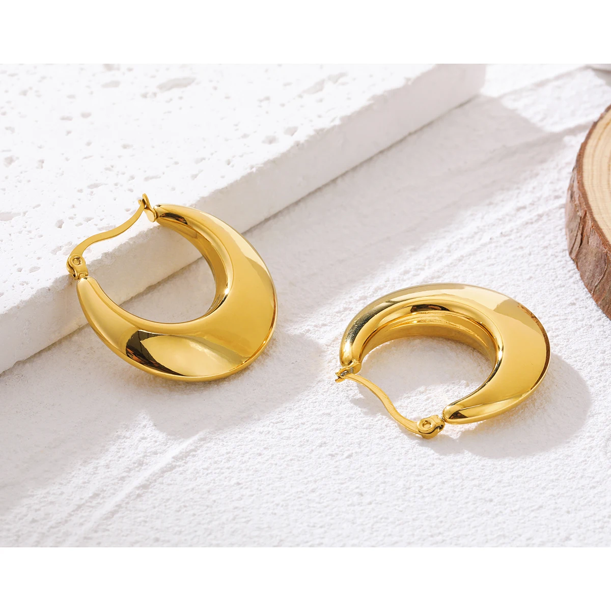 YACHAN 18K Gold Plated Chunky Stainless Steel Hoop Earrings for Women Minimalist Glossy Tarnish Free Metallic Jewelry - Detail 1