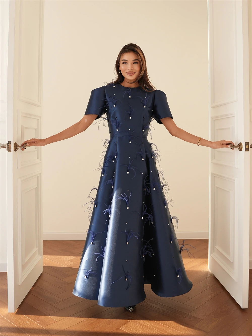 

Customized Formal Satin Evening Dresses Exquisite O-Neck Short Sleeves Homecoming Dresses Fashion Special Occasion Gowns