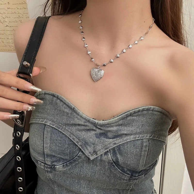 

Heart Shaped Link Chain Pendant Necklace High End Retro Sweet Spicy Girl Style Ladies Collarbone Chain