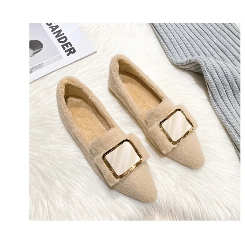 

Size 34-43 Womens Fur Flat Shoes 2024 European and American Winter Metal Decoration Pointed Shallow Mouth Ladies Casual Shoes