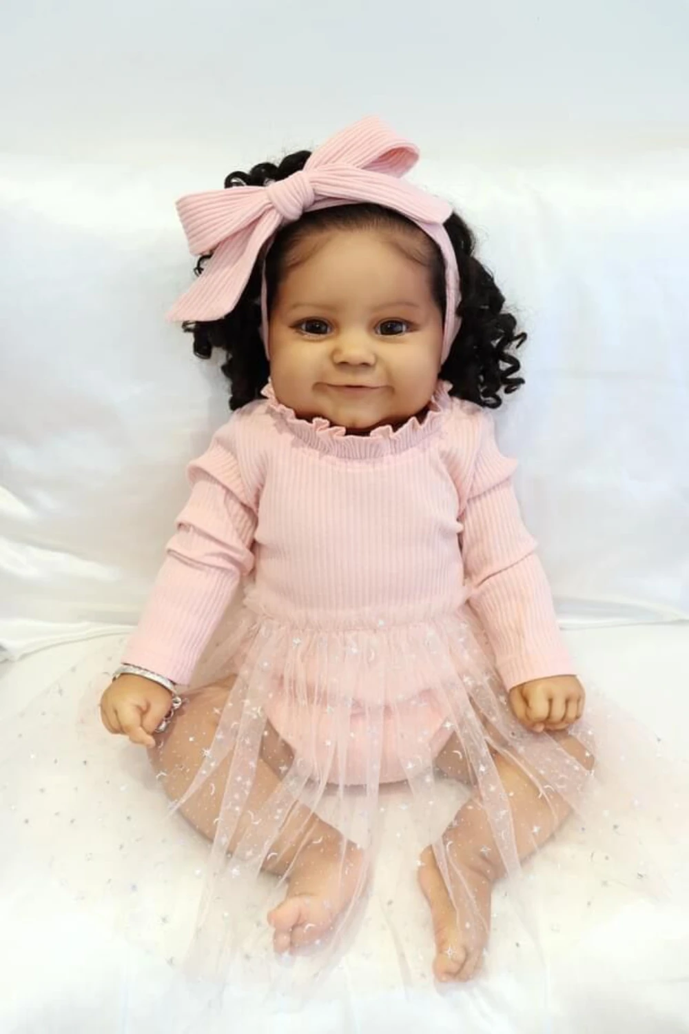 

Quality 60CM Huge Baby Reborn Toddler Doll Maddie in Dark Brown Skin High Quality Genesis Hand Painted Doll with Visible Veins