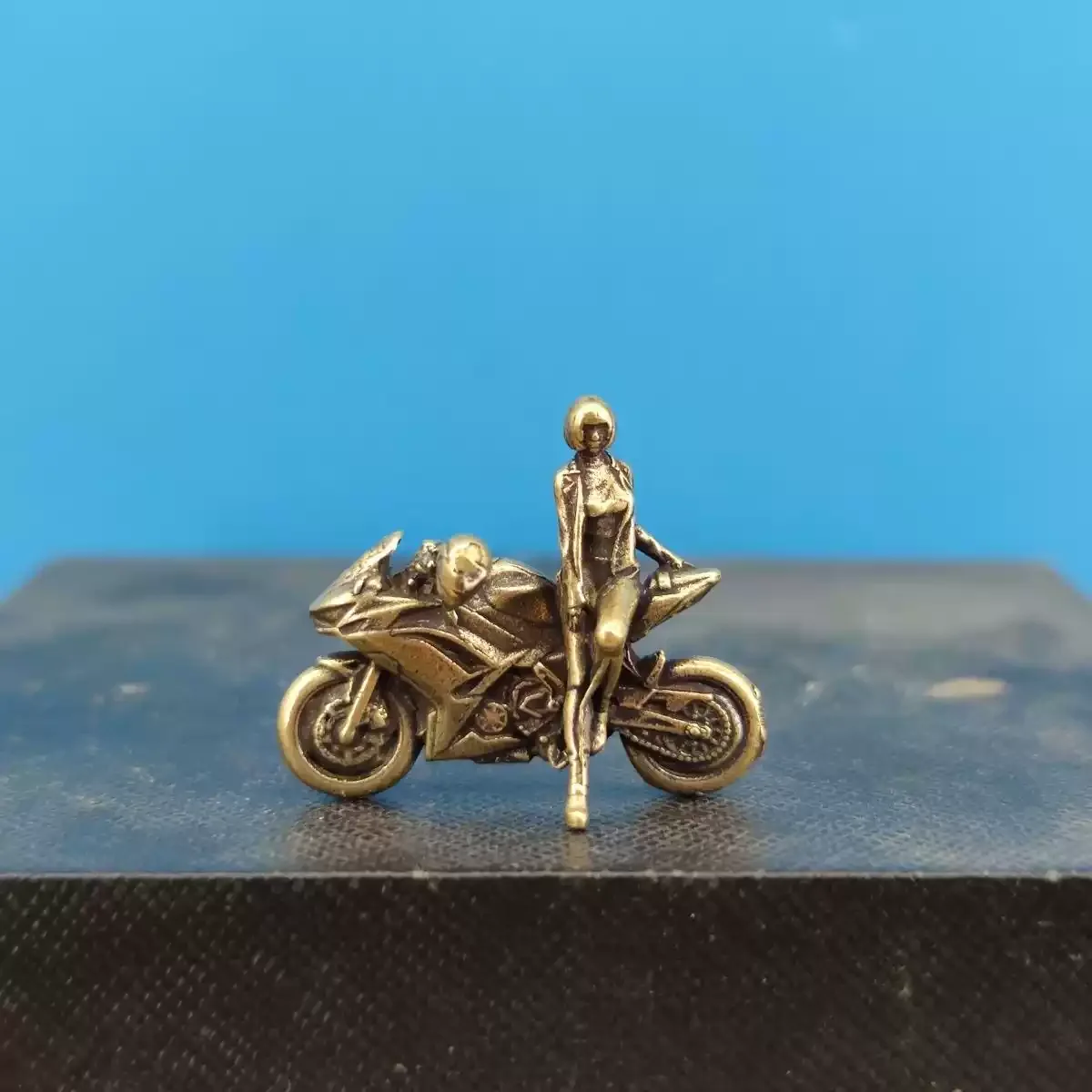 Brass Short-Haired Locomotive Motorcycle Beauty Miniature Metal Desk Toy Vintage Biker Girl Collectible Figure Model