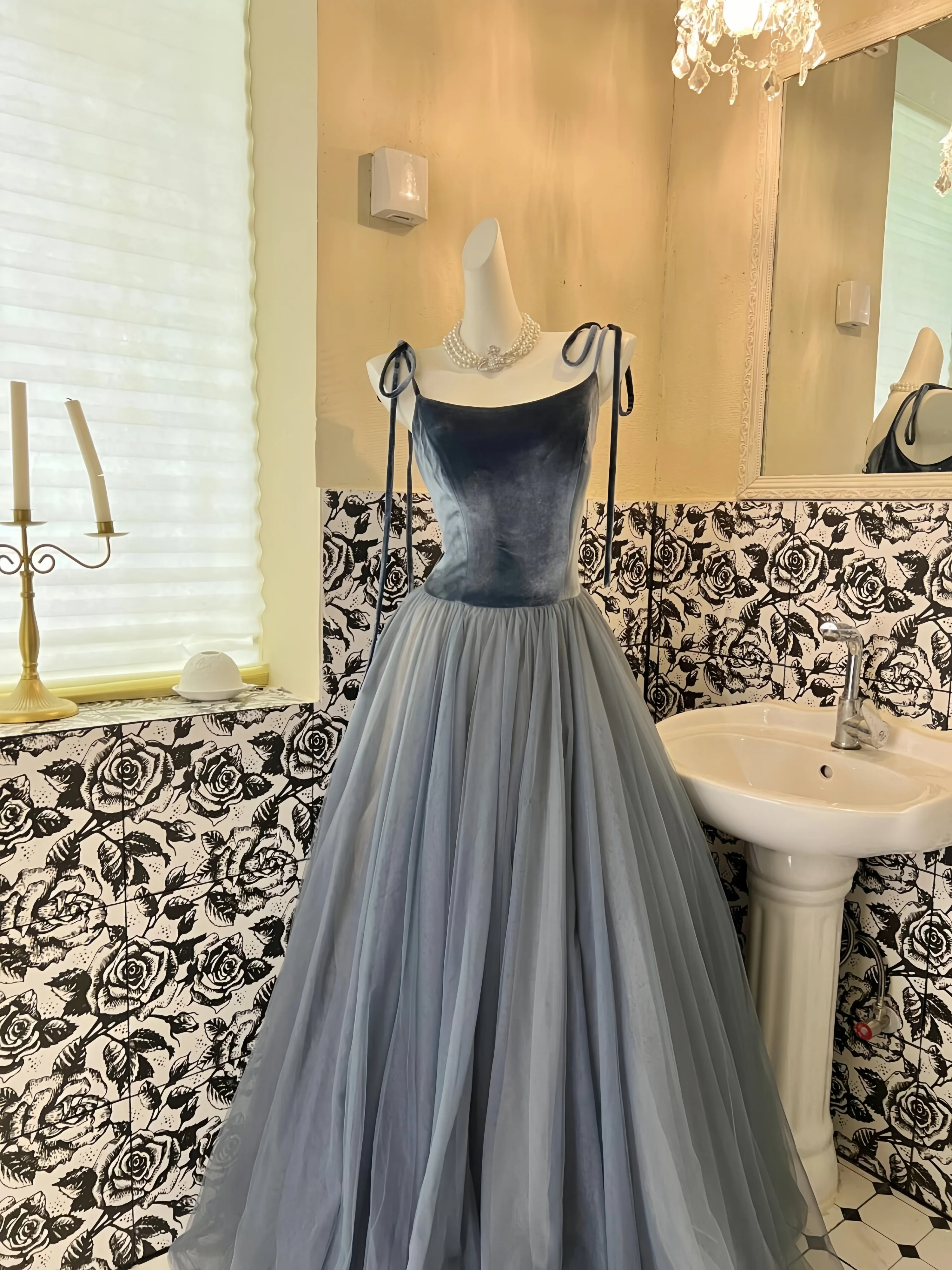 

Vintage Blue Evening Dress Slim Fit A-Line Sleeveless Backless Boat Neckline Backless Irregular Strap Celebrity Banquet Gown