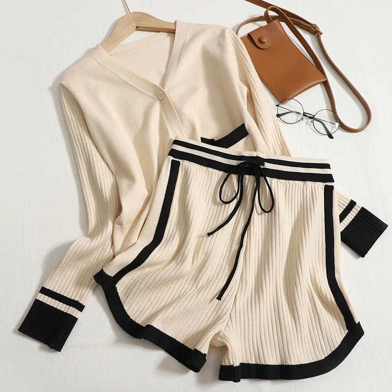 

2024 Autumn Casual Knit Two Piece Set Striped Contrast Color V Neck Long Sleeve Sweater+High Waist Casual Shorts Women Outfit