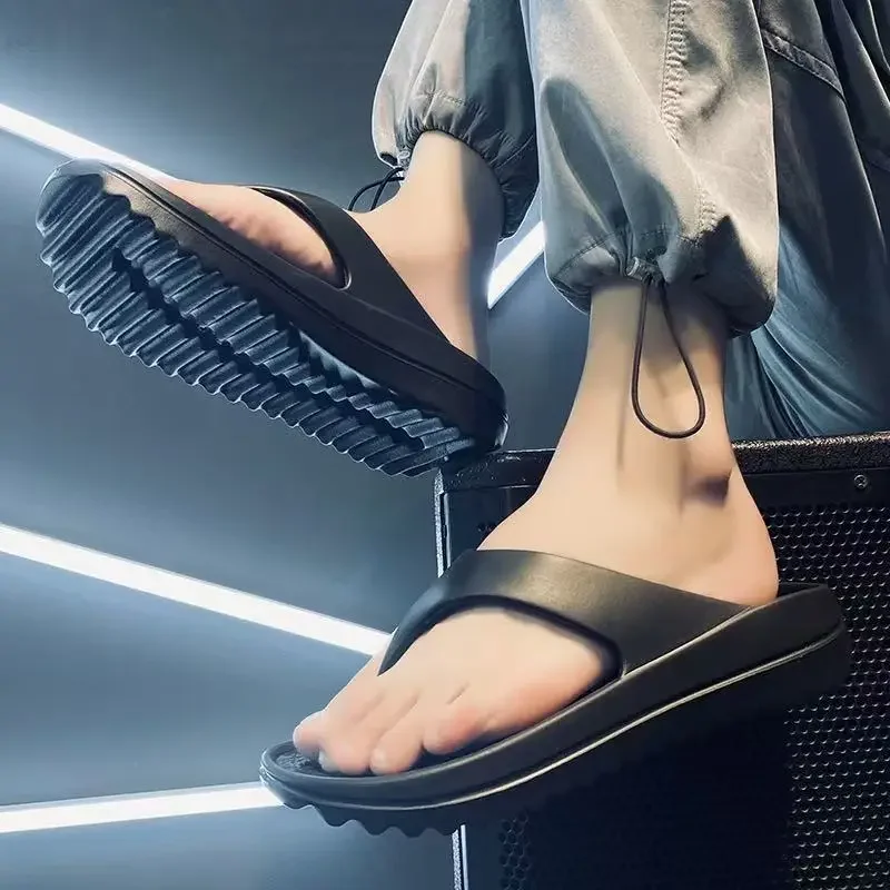 2025 신상 트렌디 남성 샌들 굽높은 밑창 미끄럼 방지 비치 샤워 슬리퍼 여름 여성 EVA 소재 슈즈