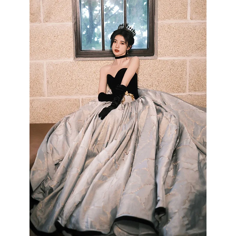 2025 Nuovo casual elegante abito da sera in velluto moda colletto a cuore sposa banchetto di nozze affascinante principessa abiti abito da ballo