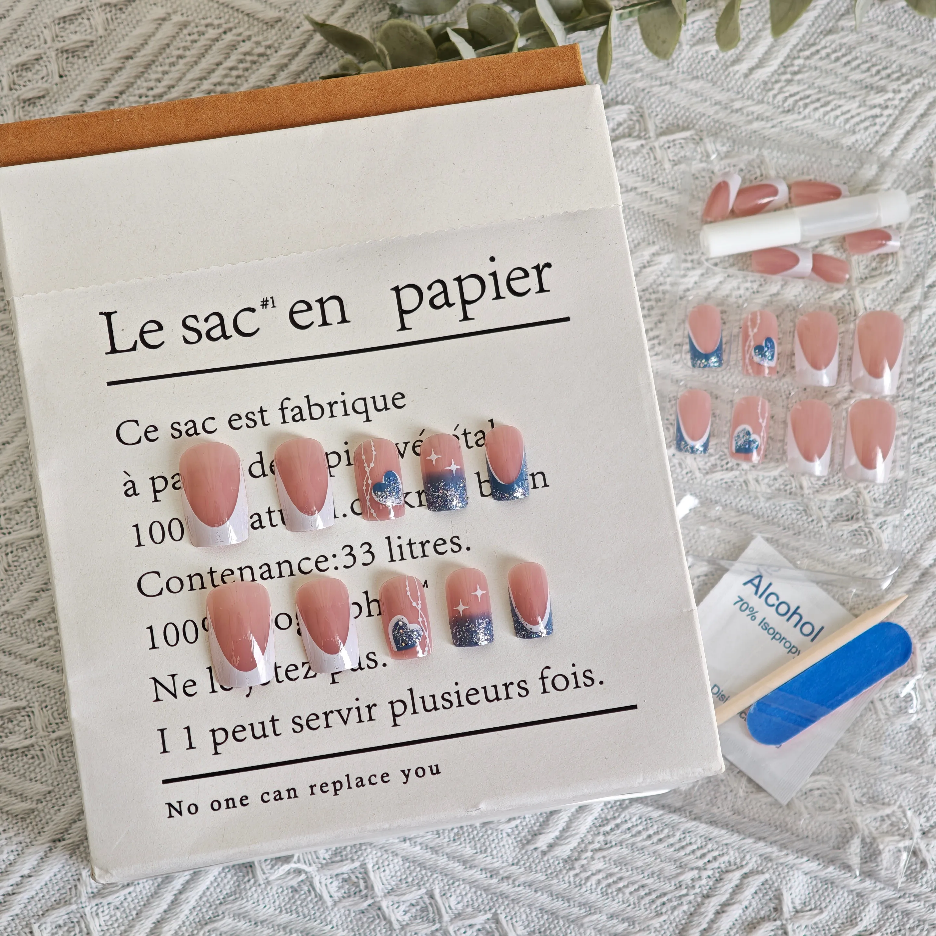 24pcs French Glitter Nails Heart Print European Square-Shaped Euro-American Fashion Style Press-Ons Medium Length & Mix Sizes