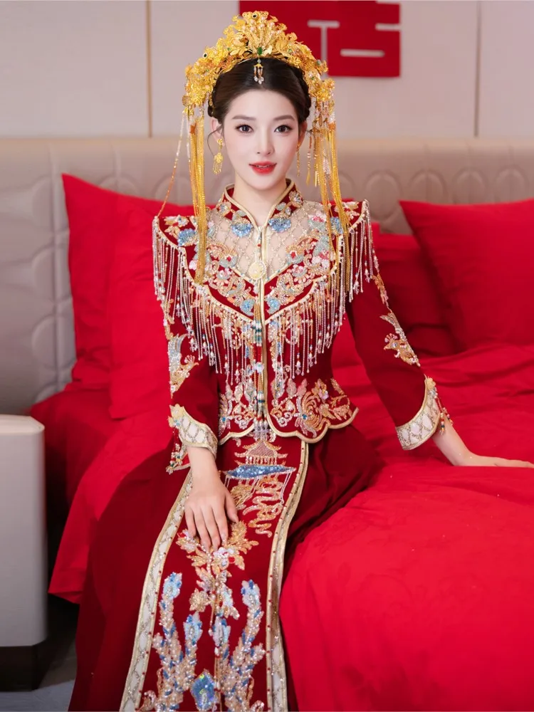 

Heavy velvet luxury wedding dress Chinese-style for the ceremony and toasting