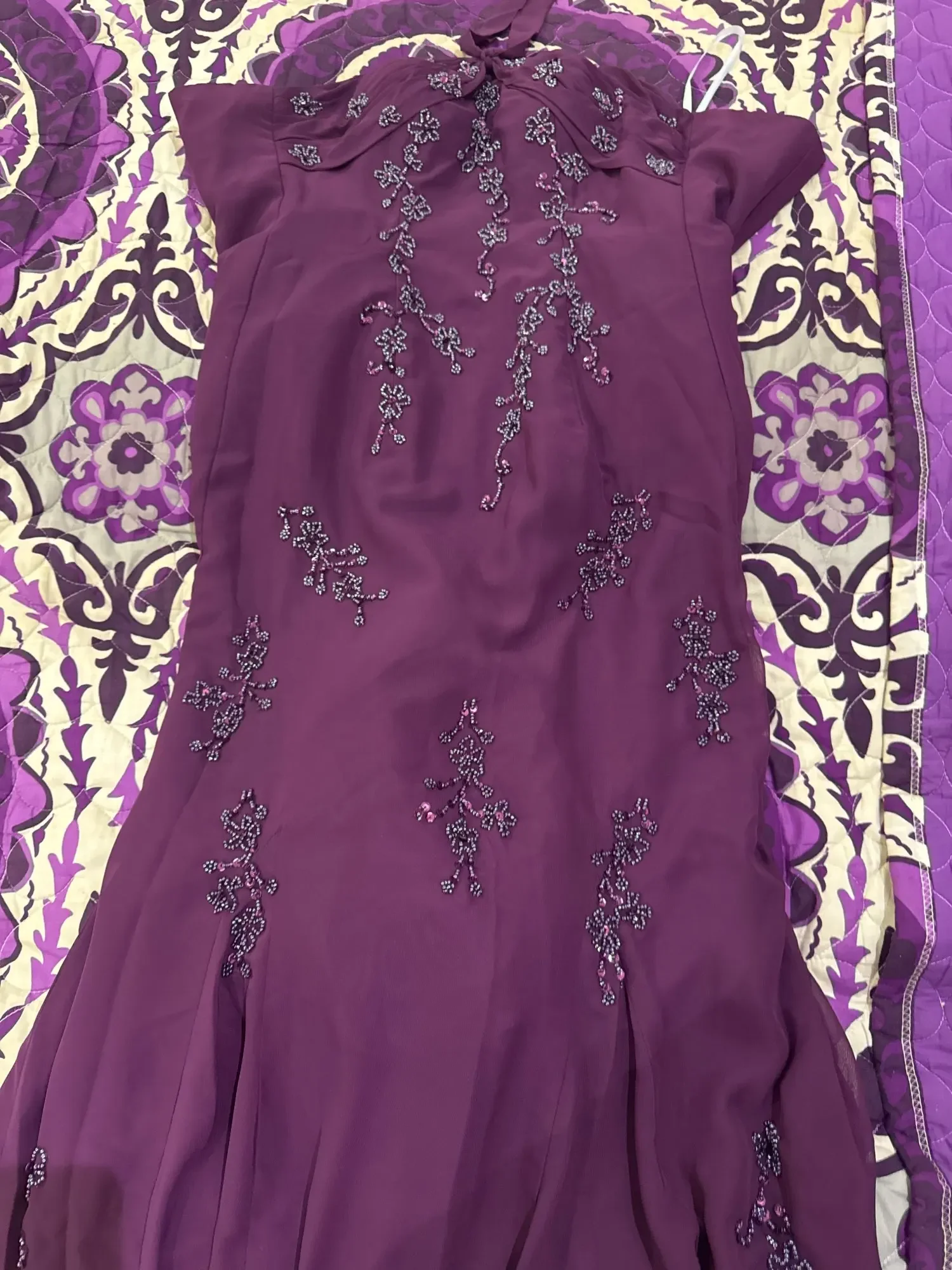 Grape Purple Prom Dresses Floor Length Formal Luxury Evening Dresses Party Dresses Beads Pearls Halter Saudi Arabia Customized