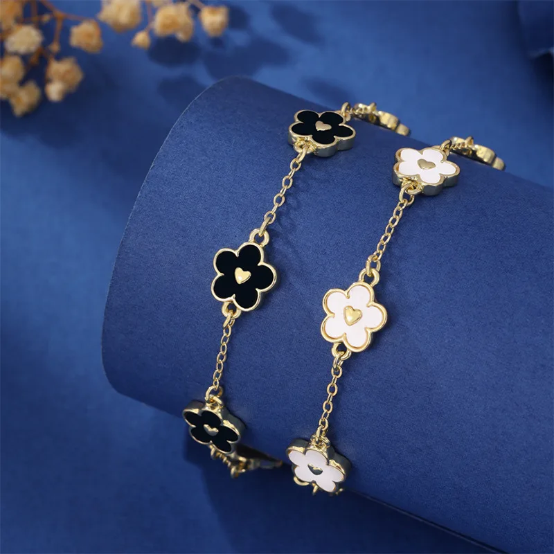 Unique Design Love Five-petal Flower Bracelet For Women Fashionable Personalized Daily Accessory Party Jewelry Birthday Gifts