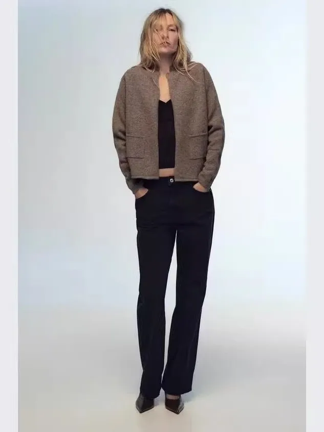 

Осенне-зимний женский вязаный длинный свитер-свек с нашивкой и зубчатым воротником, открытый костюм спереди, свободный крой