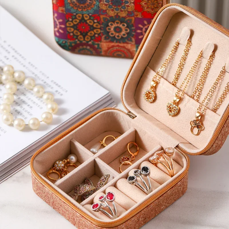

Portable Retro Travel Cross Border Jewelry Storage Box Leather Small Size Ring Packaging Jewelry Organizer Storage Organizer
