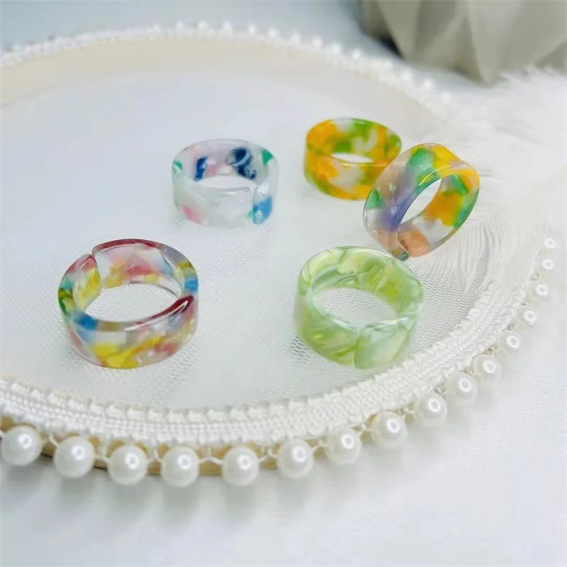 Bohemia Exaggerated Resin Ring For Woman Acrylic Metal Strips Are Red And Green Square Resin Color Ring Punk Jewelry Accessories