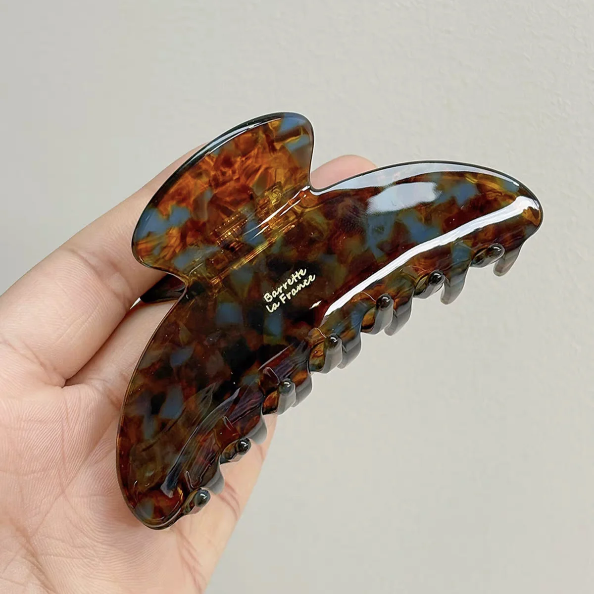 New Vintage Hair Clips Korean Hair Clip Large Claw Clip Y2K Accessories 2026 Hair Accessories For Women shark clip