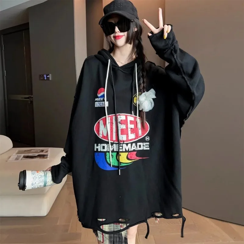 Felpa stampata a maniche lunghe con cappuccio casual allentata alla moda per le donne Top pullover di fascia alta autunno e inverno