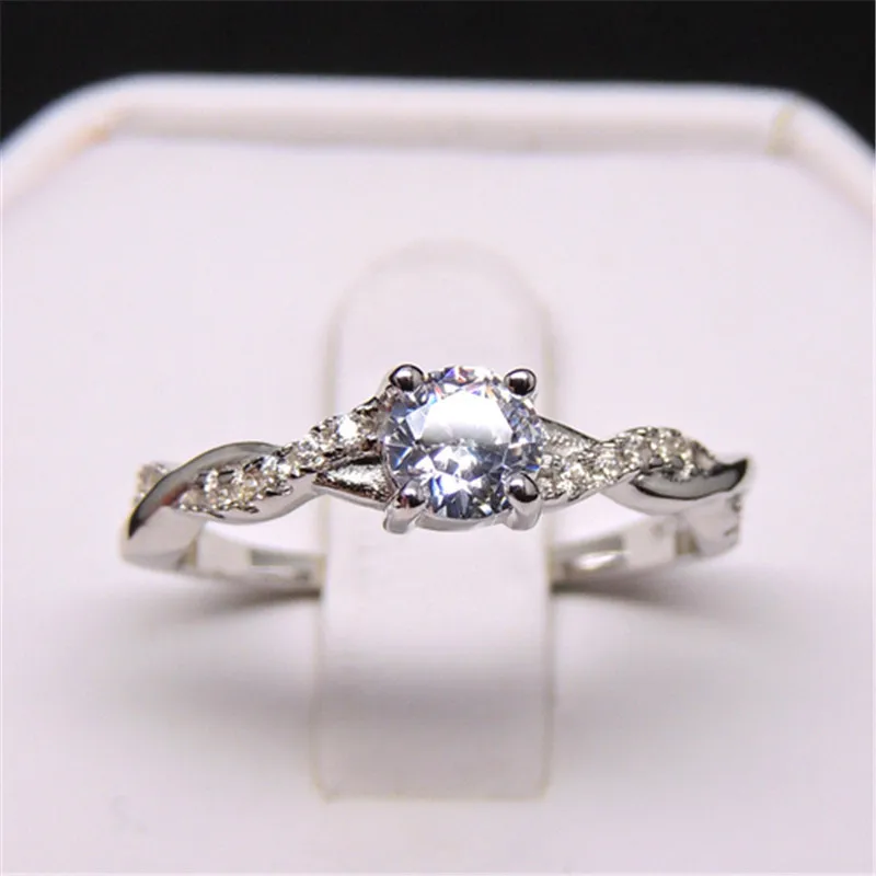 New simple and stylish 925s925 silver engagement ring hot sale inlaid zircon hand jewelry