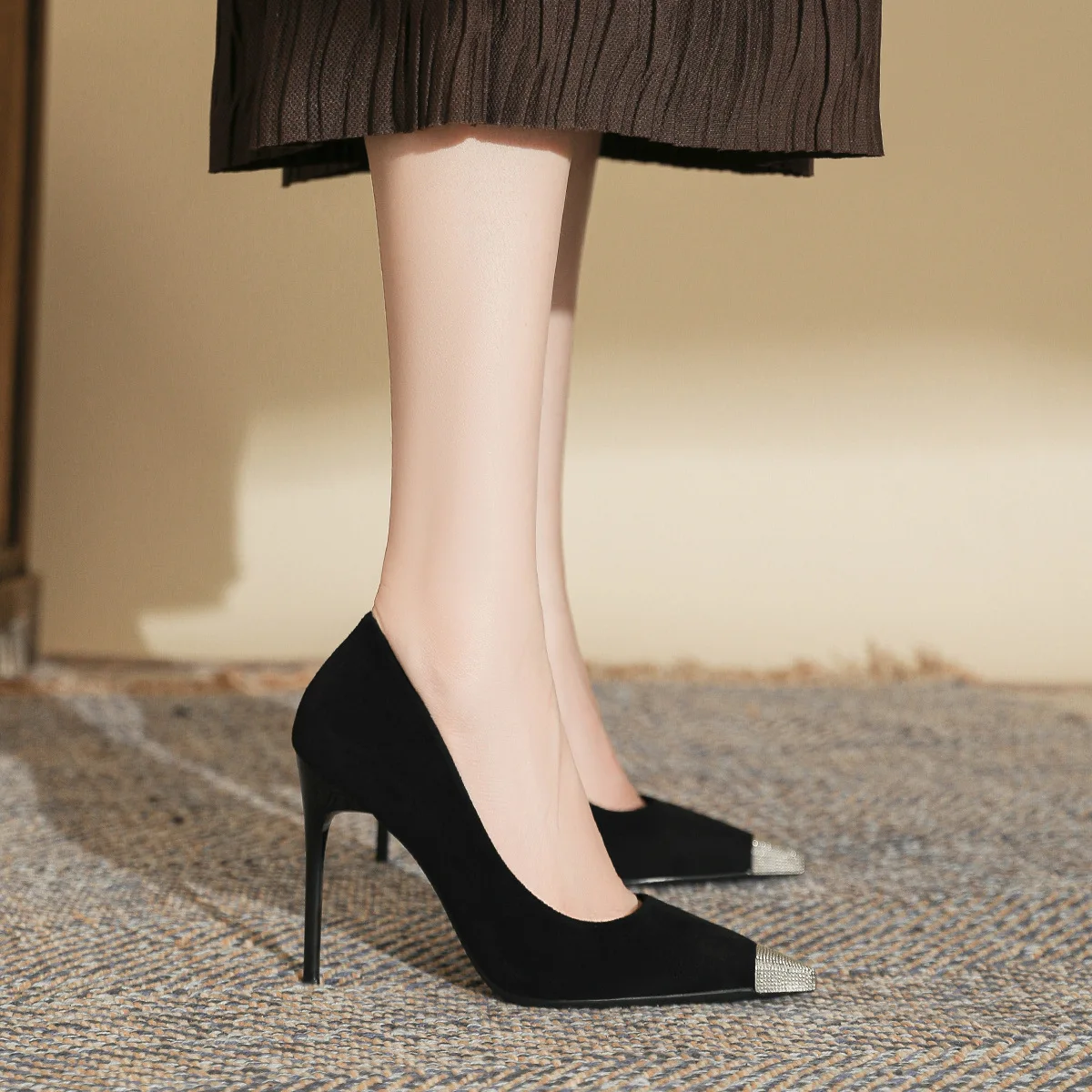 

French black suede slim heels, sexy socialite temperament, single shoes, women's plus size single shoes