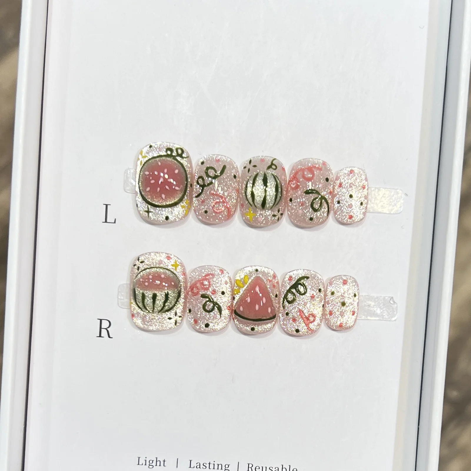 

10pcs Cute Short Round Handmade Fake Nails Hand-painted Blush Watermelon Cat's Eye Press On Nails Summer Fruit Charm Fake Nail