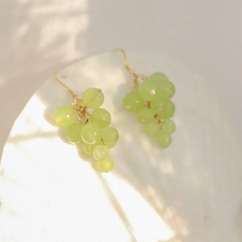 Fashion Grape Earrings for Women Simple Cute Fruit Green Beads Drop Dangle Hook Earring Party Trendy Jewelry Accessories Gift