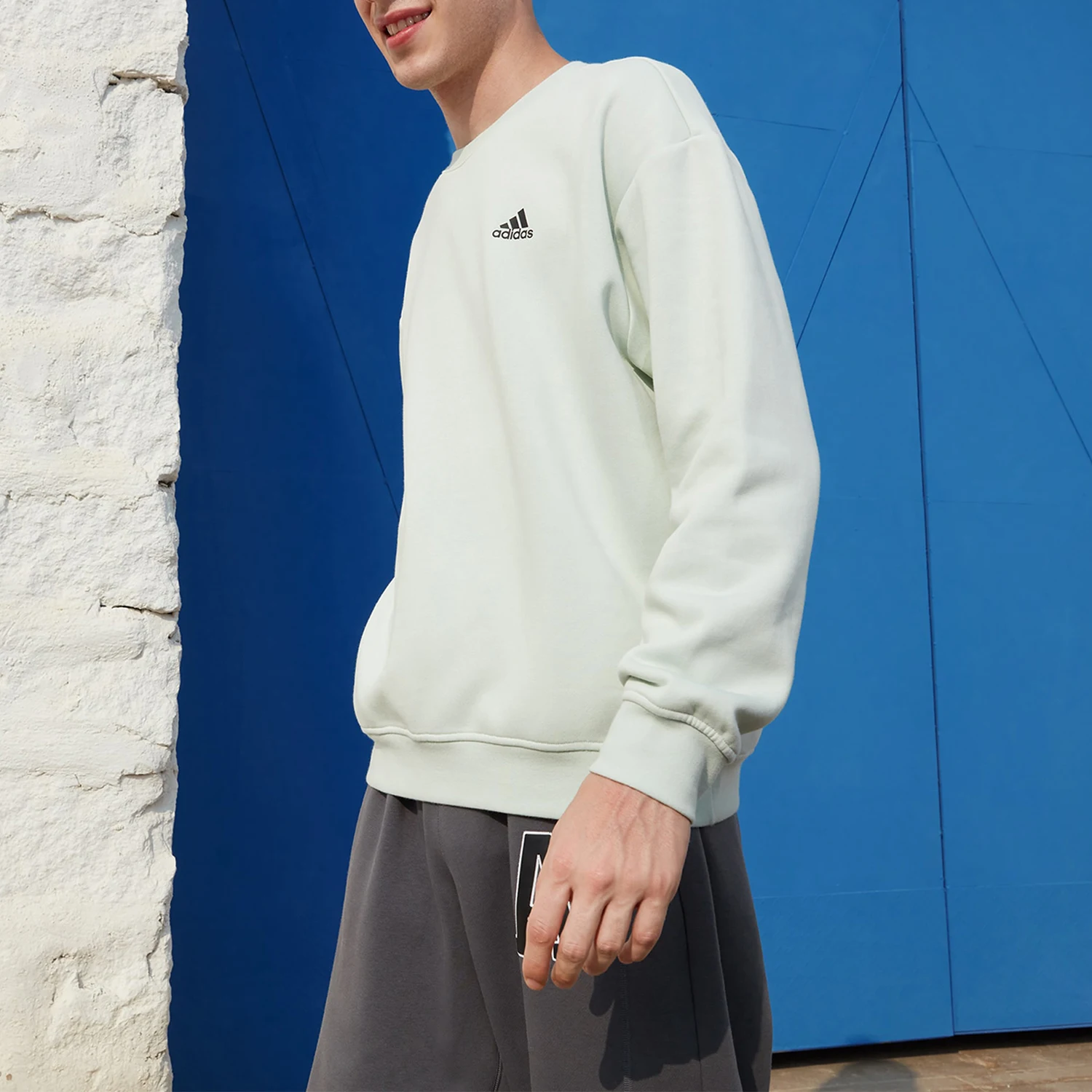 

Оригинальный свитшот Adidas LABEL унисекс с длинными рукавами и круглым вырезом IB2714