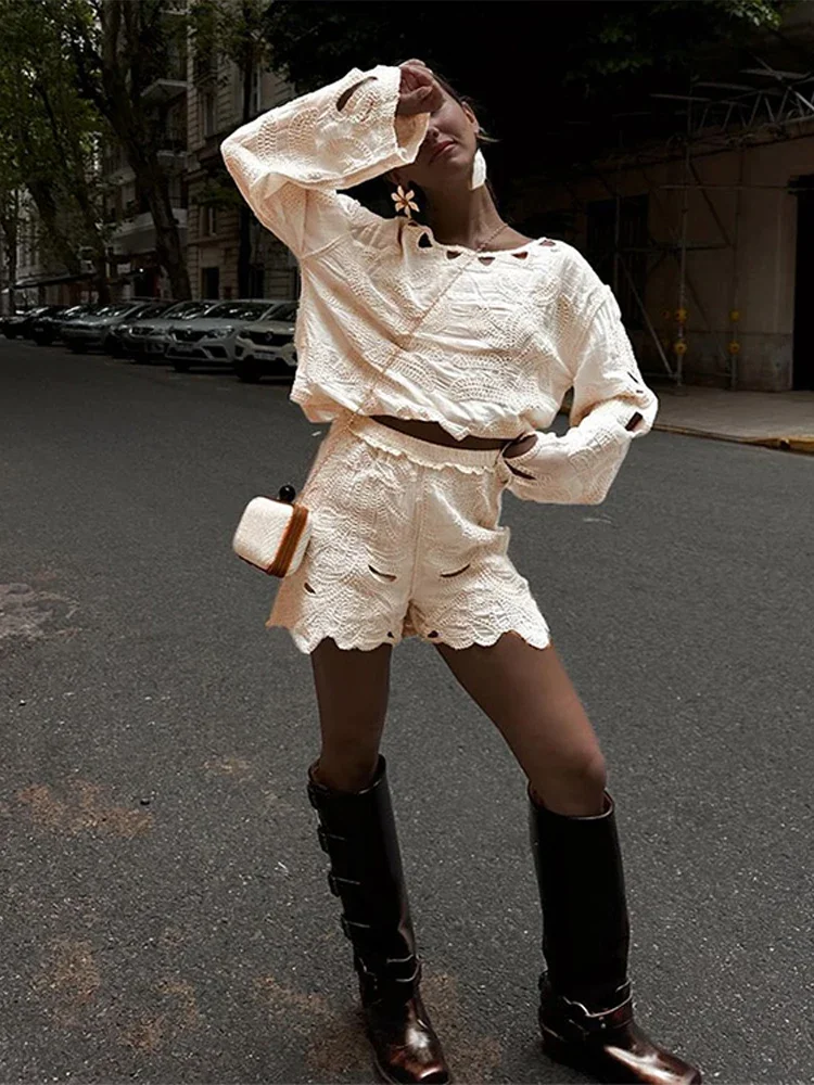 Holle Borduren Vrouwen Top Set Golf Cut Hoge Taille Vrouwelijke Shorts Sets Lente O Hals Onregelmatige Dame Vakantie Outfits