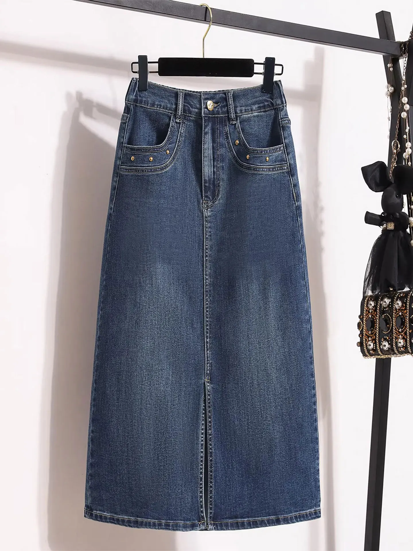 

Джинсовая юбка большого размера в винтажном стиле с разрезом, женская, весна 2026, повседневная, прямая, длинная, А-силуэт, скрывающая бедра, для фигуры «груша»