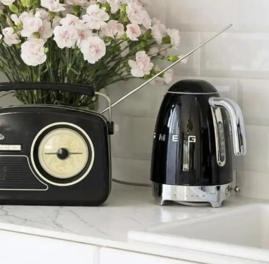 Smeg 50's Retro 7-kops roestvrijstalen waterkoker met variabele temperatuur en 7 temperatuurinstellingen, led-display, draaibaar