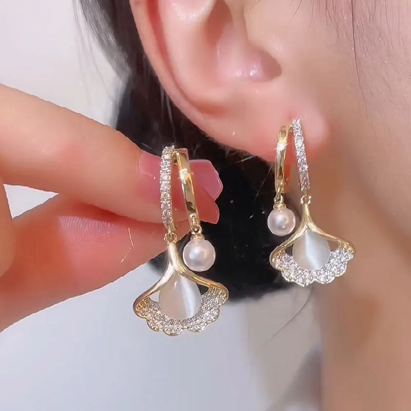 Fashion Women Germanium Earring Lymphatic Magnetotherapy for Weight Loss Crystal Ginkgo Shaped New Light Luxury Ear Accessories