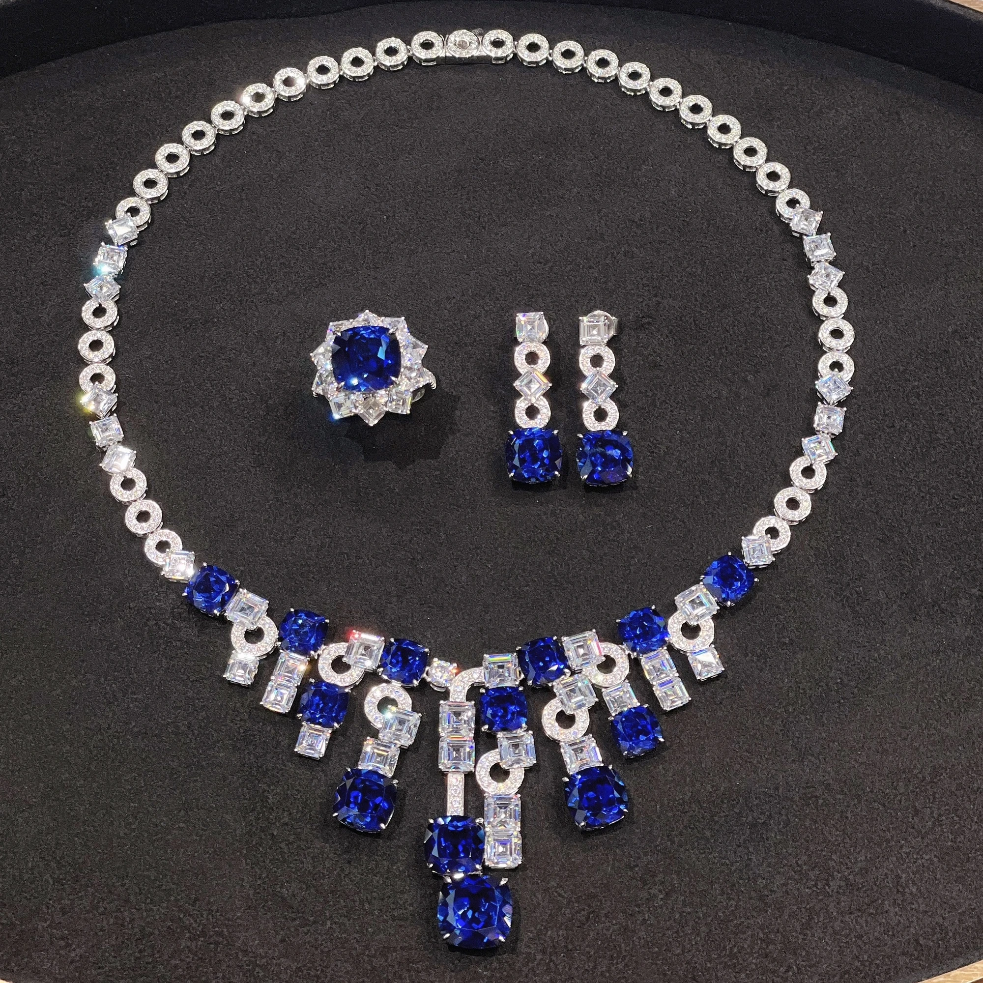 

CUMEE Luxury European and American Fashion Design Cultivated Synthetic Sapphire Jewelry Set. 925 Silver Gold Plated