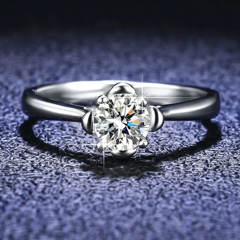

Luxury 18K White Gold Rings With GRA Certified 0.5 Carat Moissanite Diamond Rings Eternity Engagement Wedding Band For Women