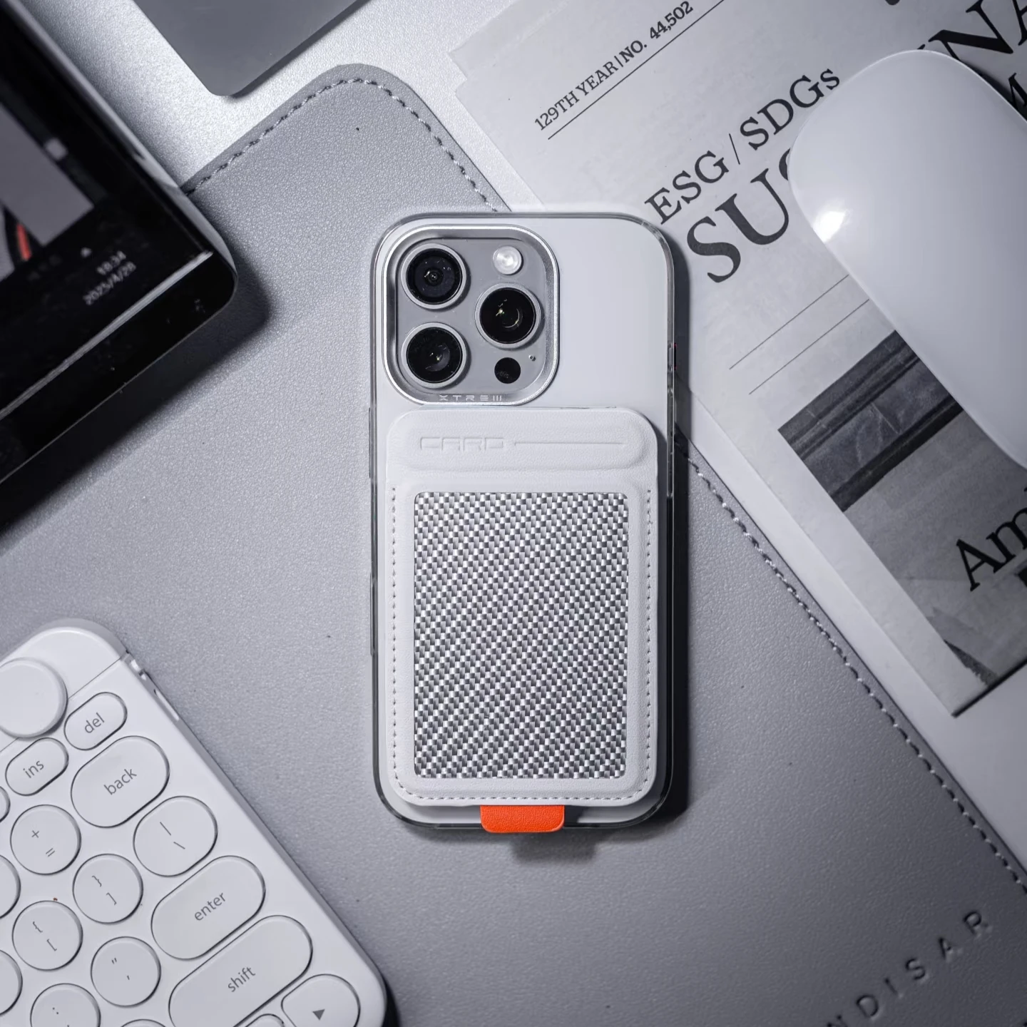 レザー製リアルカーボンファイバーMagSafeウォレット iPhone 17 16 15 14 13 12 Pro Max Samsung S25 Ultra対応 マグネット式カードホルダー/スタンド