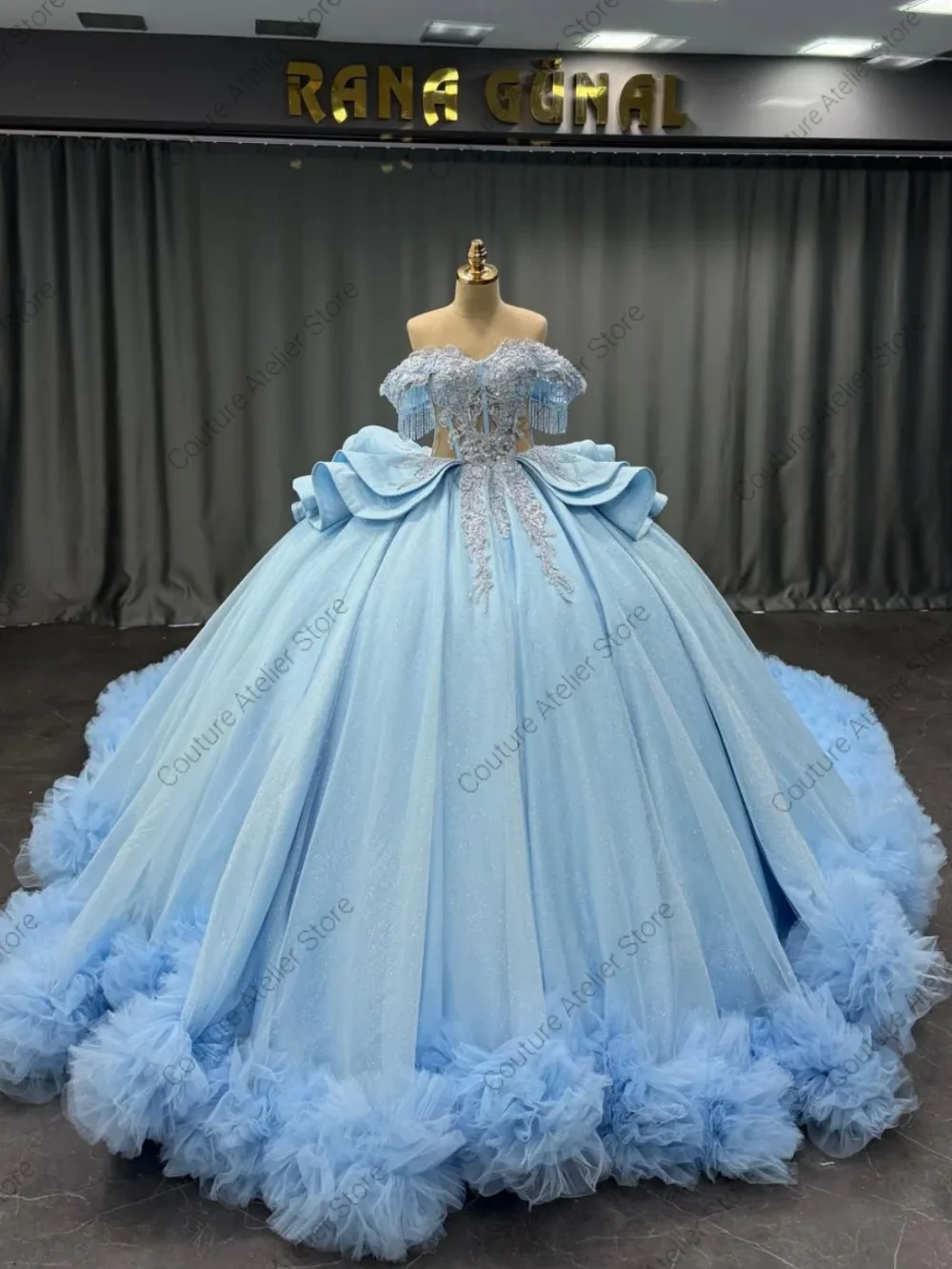 Robes de Quinceanera bleu bébé délicates, avec des Appliques en dentelle perlée, robe de bal d'anniversaire avec nœud, personnalisée, 15 ans, 2025