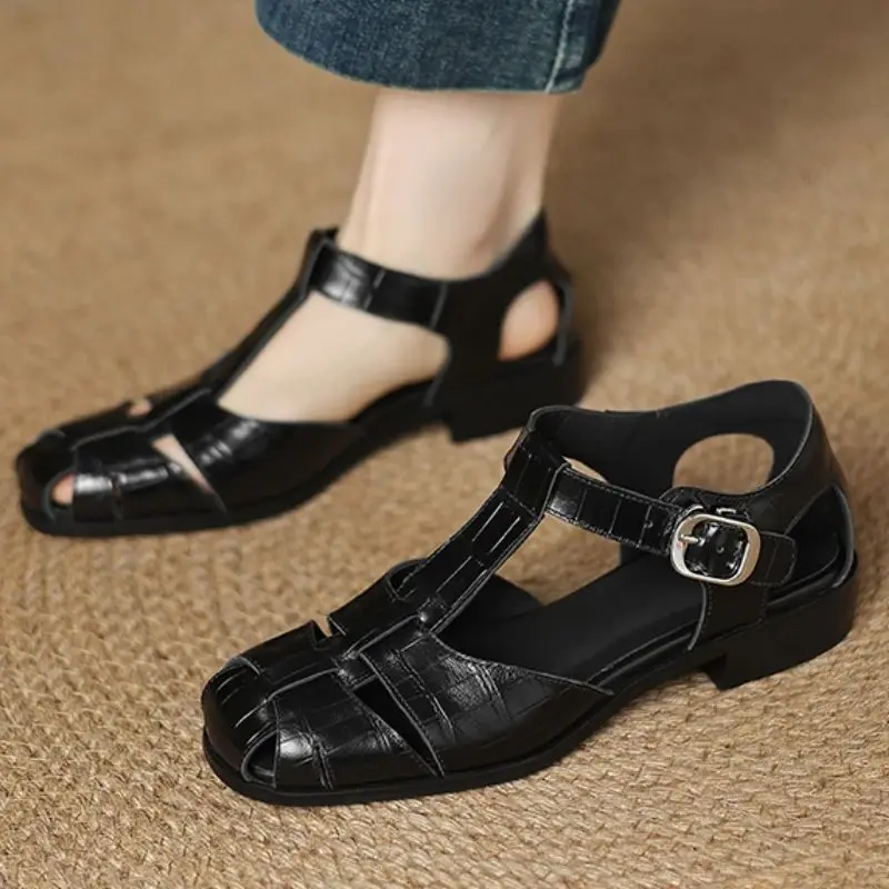 

Sexy Hollow Genuine Leather Flat Sandal Women Fashion Ankle Buckle Design Brand Gladiator Sandal Cozy Lightweight Beach Sandal