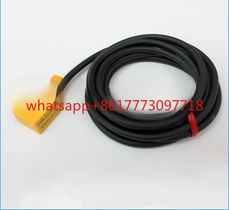 

Бесконтактный переключатель F3N-18DN05-N/N2/P/P2 R2M трехпроводной NPN нормально открытый 24 В подлинный PNP