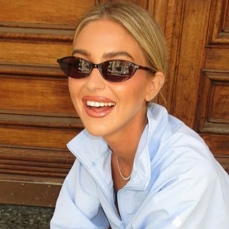 نظارات نسائية عصرية بإطار صغير بيضاوي كلاسيكي جديد، نظارات تصوير عصرية كاجوال للشارع #1