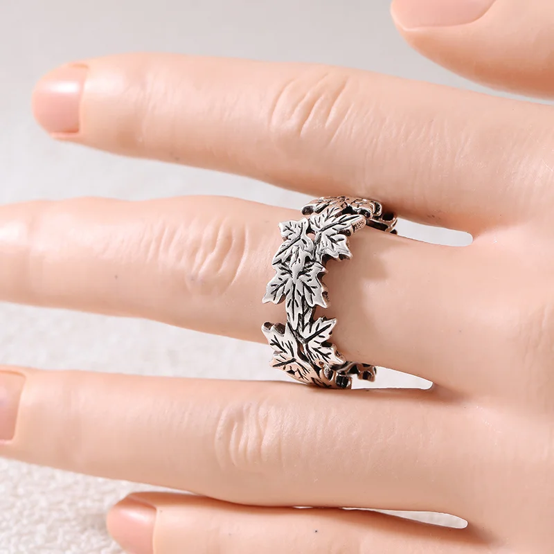 Ladies' Fashion Silver Plated Ring With Maple Leaf Continuous Carving Shape Metal Texture Ring Daily Commuting Leisure Accessory