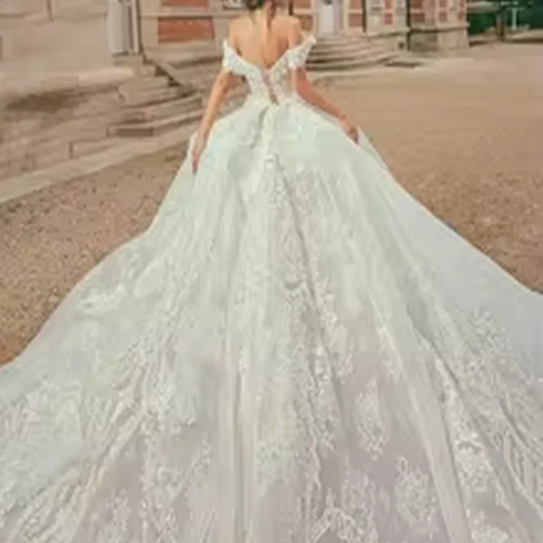 Abito da sposa con scollo a cuore con perline e applicazioni personalizzate per le spose per eventi di nozze formali